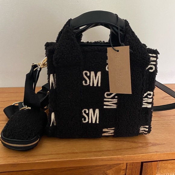 Steve Madden Handbags - Steve Madden Sherpa purse